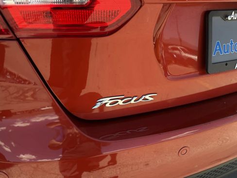 Used 2018 Ford Focus SEL FWD image 41