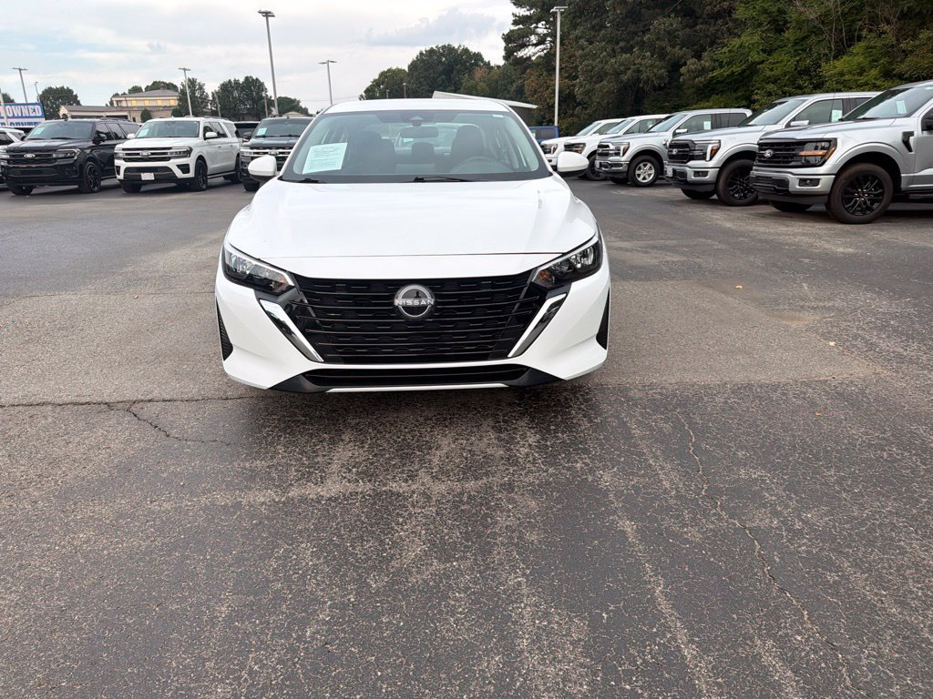Used 2025 Nissan Sentra SV FWD image 8