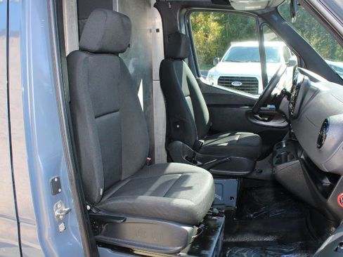 Used 2019 Mercedes-Benz Sprinter 144 image 11