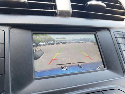 Used 2015 Ford Fusion SE FWD image 15
