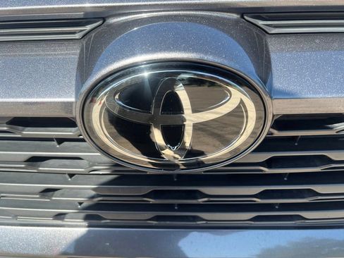 Used 2024 Toyota RAV4 XLE AWD/4WD image 19