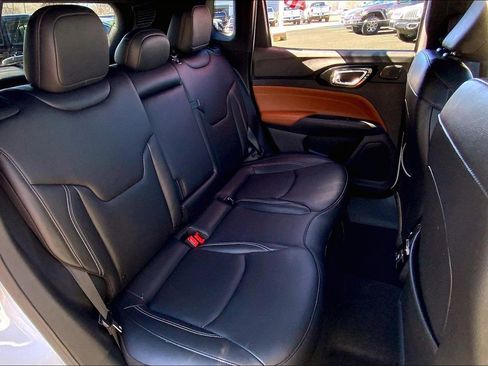 Used 2025 Jeep Compass Limited w/ Sun & Sound Group image 18