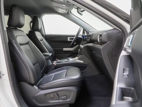 Used 2022 Ford Explorer Limited w/ Equipment Group 301A image 44