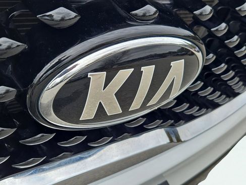 Certified 2018 Kia Sorento EX image 4