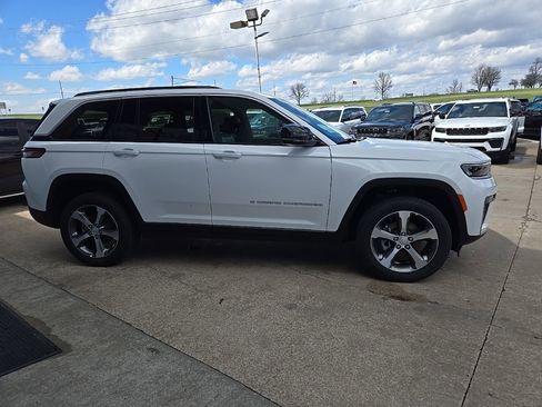 New 2026 Jeep Grand Cherokee Limited AWD/4WD image 14