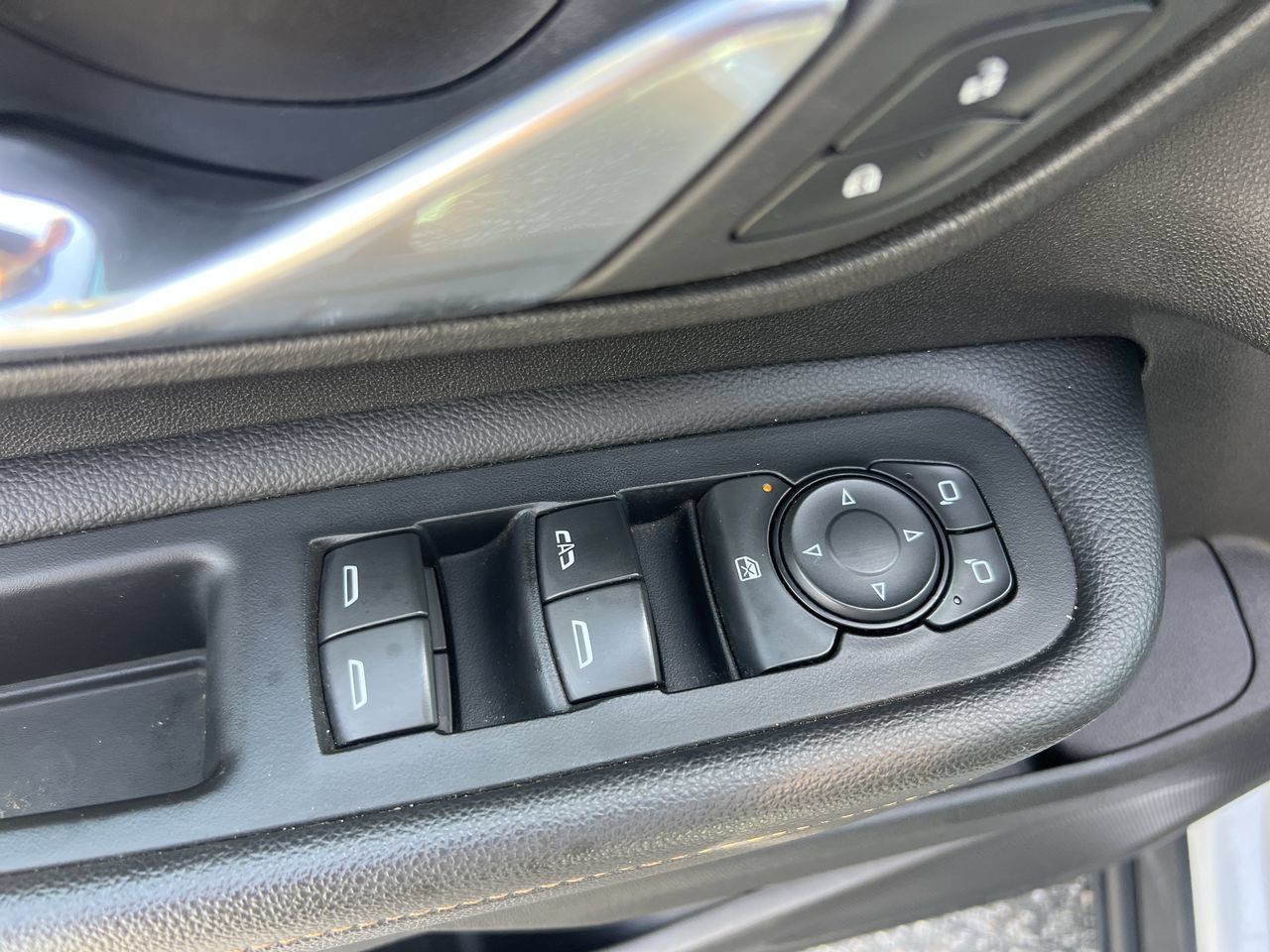 Used 2018 GMC Terrain SLE FWD image 15