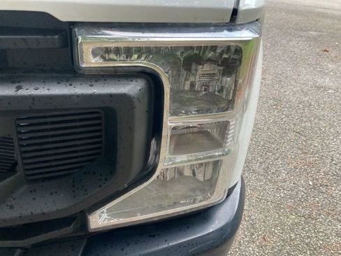 Used 2022 Ford F250 XL w/ Power Equipment Group image 10