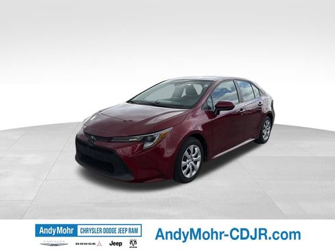 Used 2022 Toyota Corolla LE FWD image 3