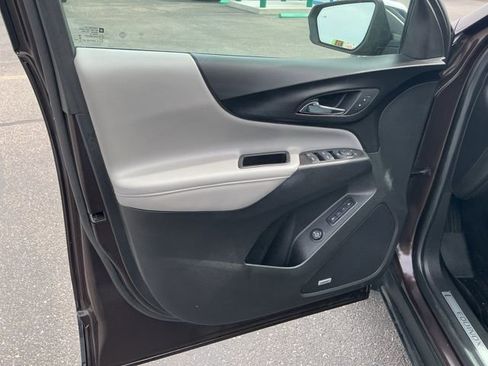 Used 2020 Chevrolet Equinox Premier image 12