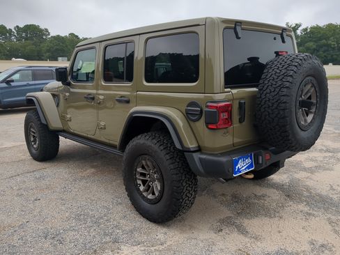 Used 2025 Jeep Wrangler Unlimited Rubicon 392 AWD/4WD image 5