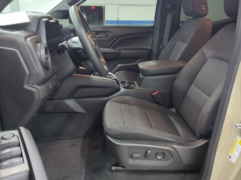 Used 2023 Chevrolet Colorado Trail Boss w/ Technology Package AWD/4WD image 9