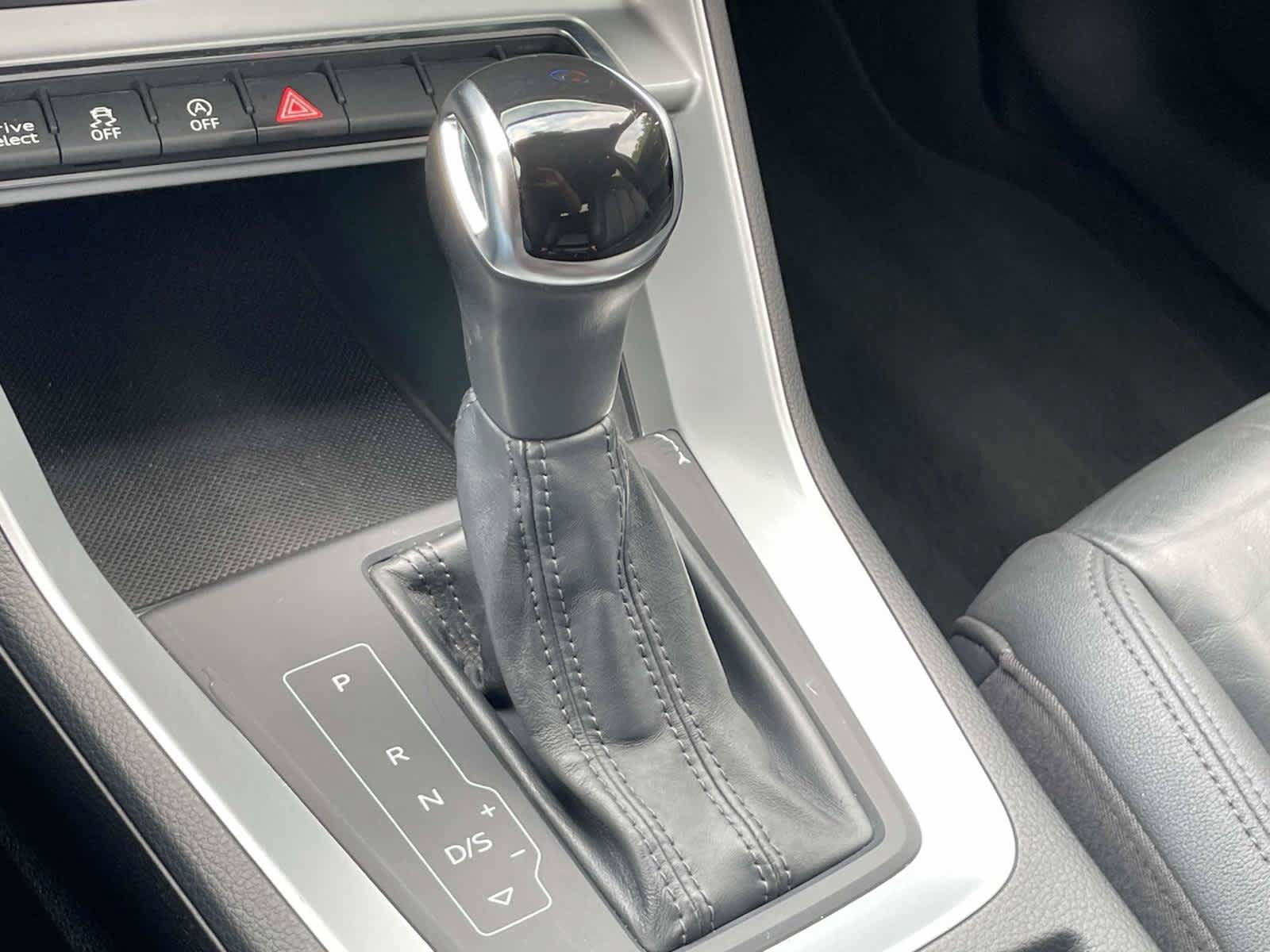 Used 2019 Audi Q3 2.0T Premium AWD/4WD image 31