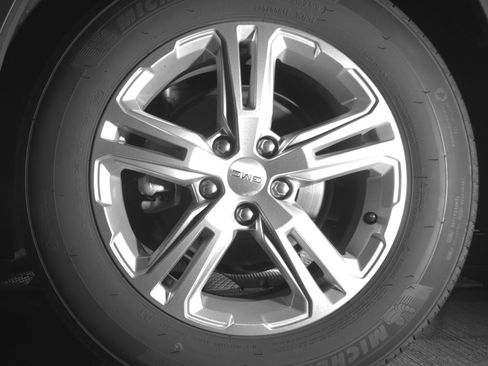 Used 2024 GMC Terrain SLE image 19