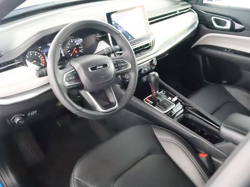 Used 2025 Jeep Compass Limited AWD/4WD image 24