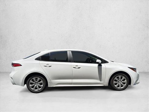 Used 2024 Toyota Corolla LE FWD image 4