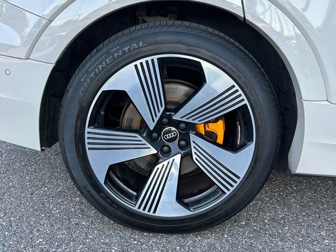 Used 2022 Audi e-tron Premium Plus w/ Premium Plus Package image 71