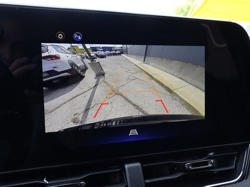 Used 2025 Chevrolet Equinox RS w/ Convenience Package III FWD image 12