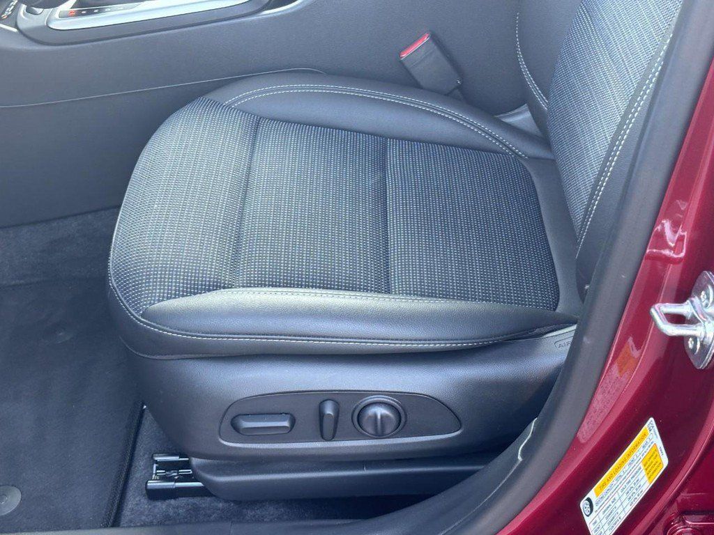 Used 2025 Buick Envista Preferred w/ Convenience I Package FWD image 15