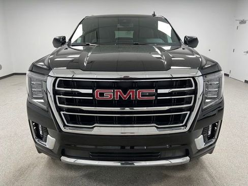 Used 2024 GMC Yukon SLT AWD/4WD image 3
