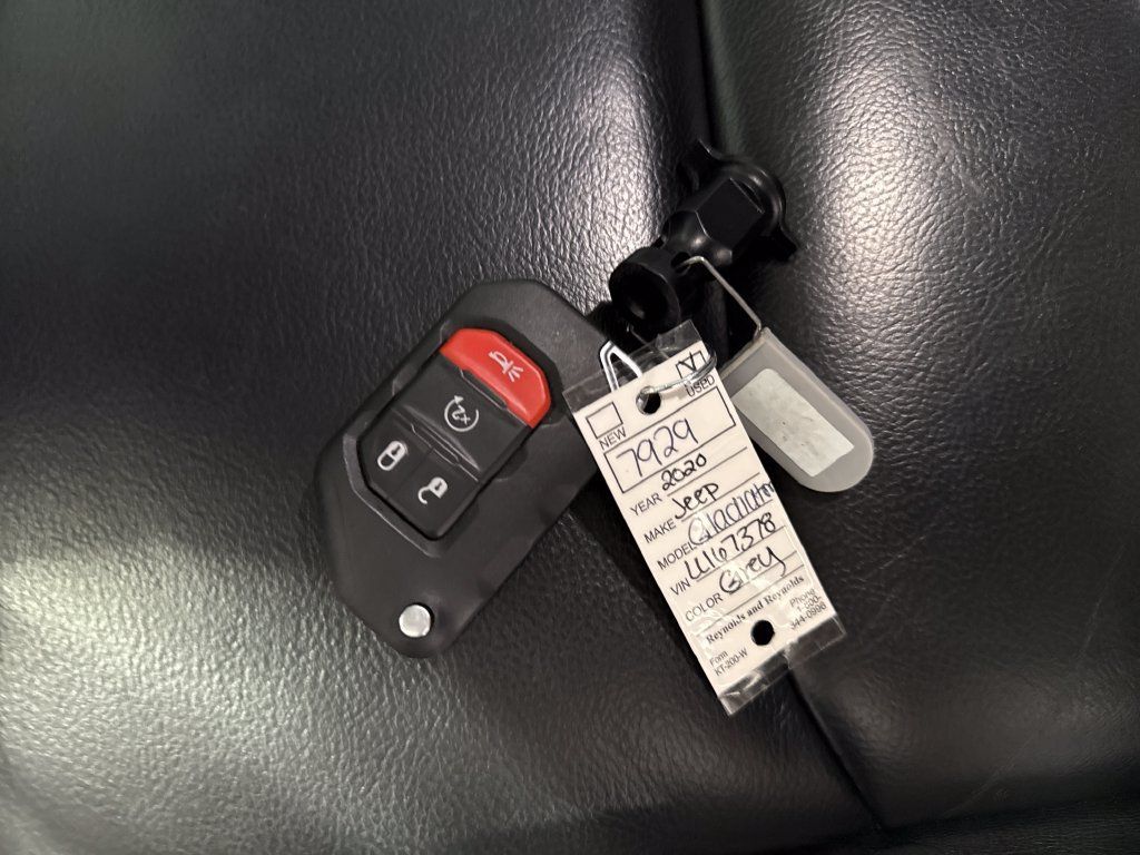 Used 2020 Jeep Gladiator Rubicon AWD/4WD image 25