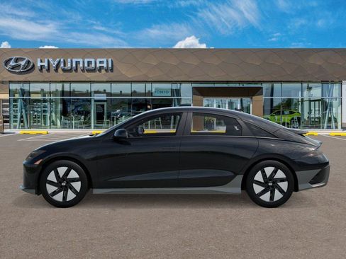 New 2025 Hyundai Ioniq 6 SEL RWD image 3