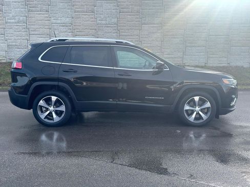 Used 2019 Jeep Cherokee Limited image 2