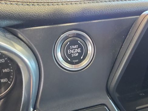 Used 2019 Chevrolet Blazer LT FWD image 24