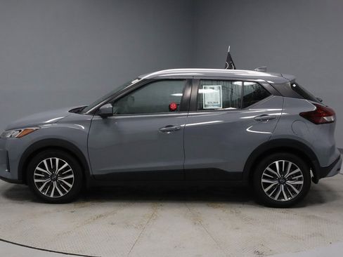 Certified 2023 Nissan Kicks SV image 9