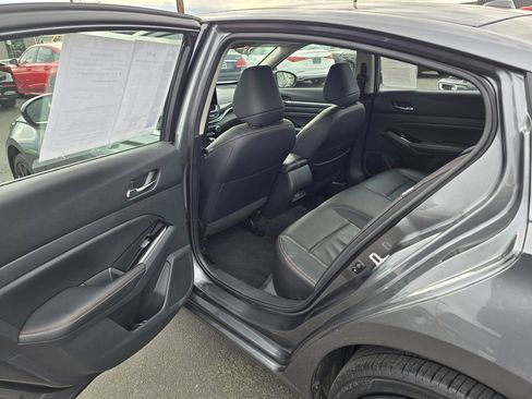 Used 2023 Nissan Altima 2.5 SR w/ SR Premium Package image 15