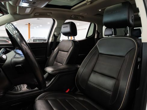 Used 2020 GMC Acadia Denali w/ Technology Package AWD/4WD image 18