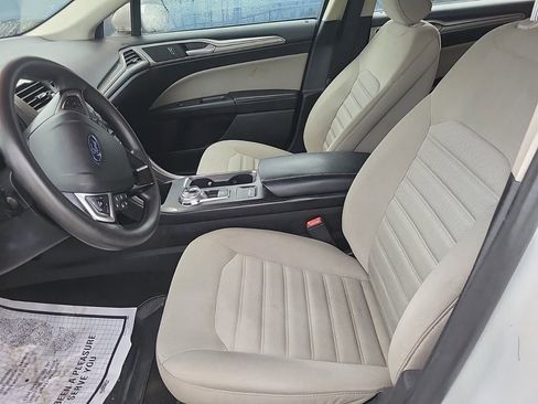 Used 2018 Ford Fusion S image 3