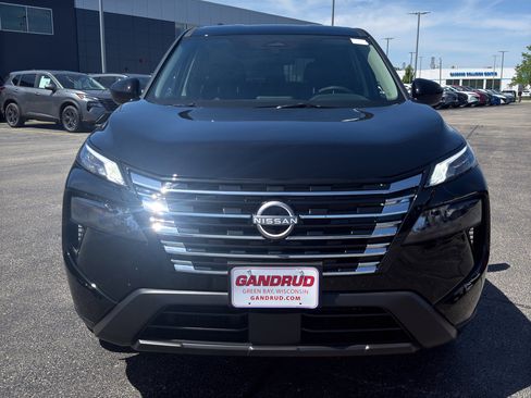 Certified 2026 Nissan Rogue SV AWD/4WD image 3