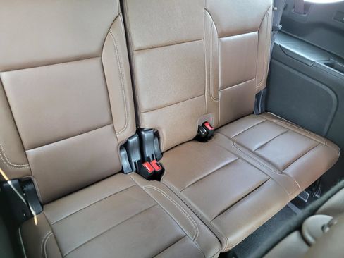 Used 2023 Chevrolet Suburban High Country w/ Premium Package AWD/4WD image 16