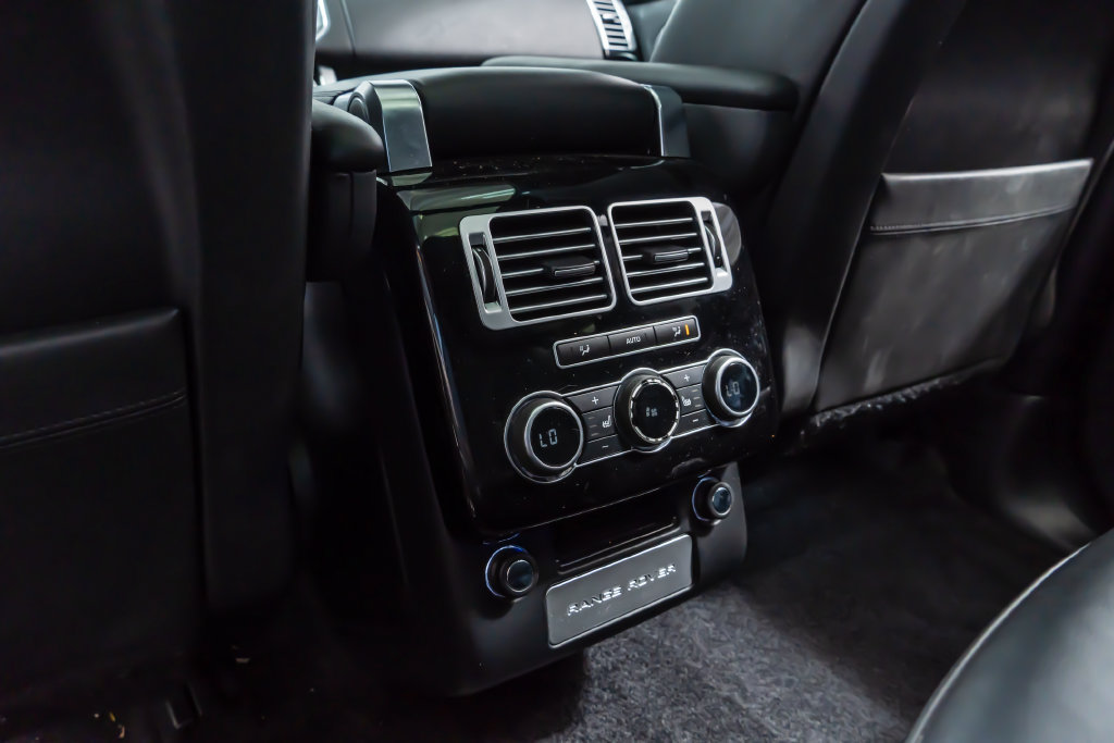 Used 2017 Land Rover Range Rover Supercharged AWD/4WD image 29
