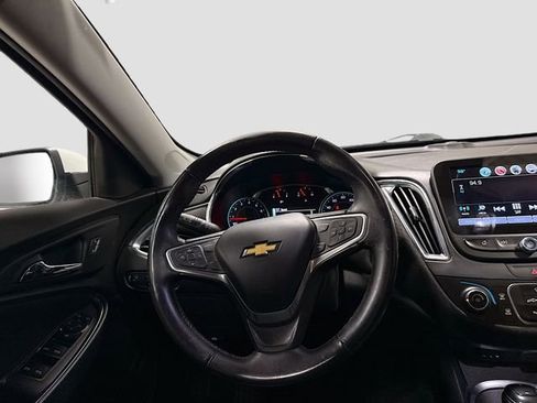 Used 2017 Chevrolet Malibu LT image 21