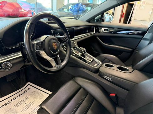 Used 2019 Porsche Panamera 4 image 30