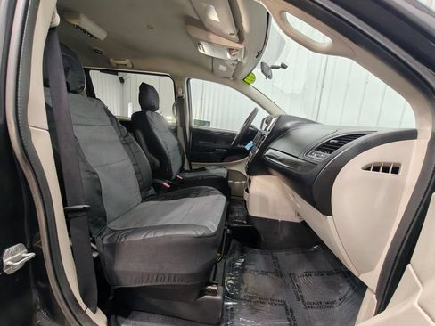 Used 2012 Dodge Grand Caravan SXT FWD image 23