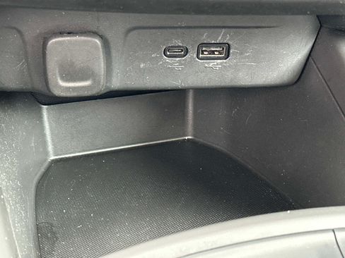 Used 2024 Chevrolet Trax RS w/ Sunroof Package FWD image 29