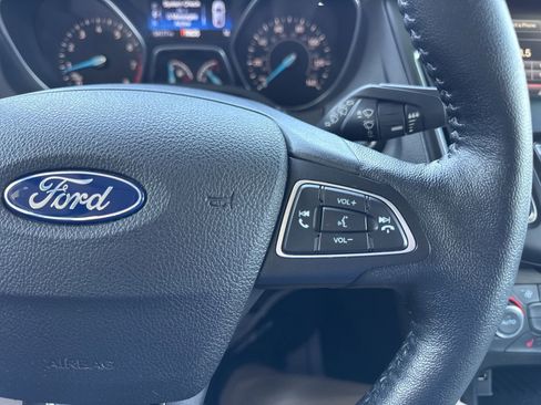 Used 2015 Ford Focus Titanium FWD image 29