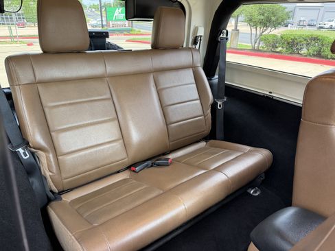 Used 2011 Jeep Wrangler Sahara w/ Connectivity Group AWD/4WD image 12