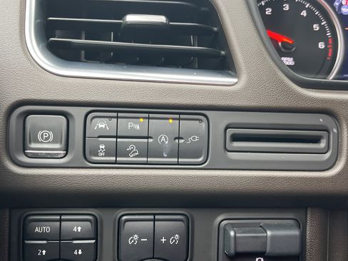 Used 2021 Chevrolet Tahoe Z71 w/ Z71 Off-Road Package image 13