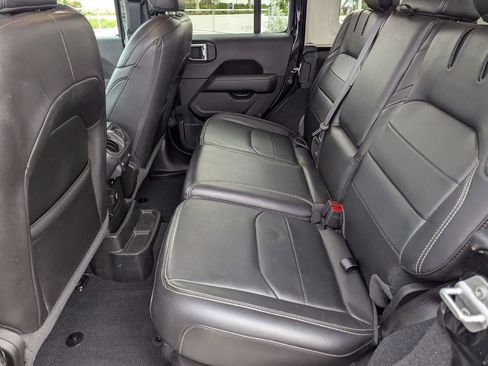 Used 2023 Jeep Wrangler Sahara image 18