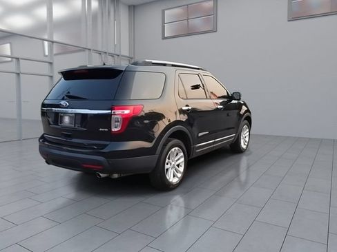 Used 2014 Ford Explorer XLT AWD/4WD image 8