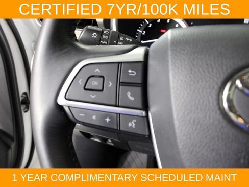 Used 2023 Toyota Highlander XLE FWD image 21