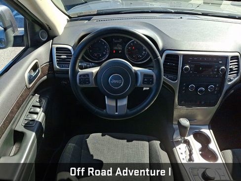 Used 2013 Jeep Grand Cherokee Laredo w/ Laredo E Group AWD/4WD image 14