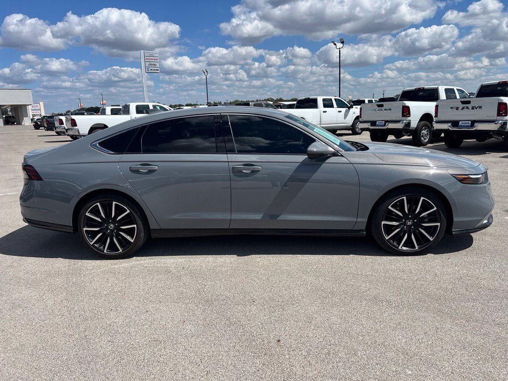 Used 2023 Honda Accord Touring image 8
