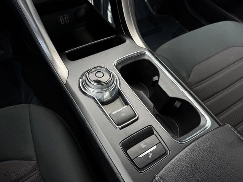 Used 2019 Ford Fusion SE FWD image 35