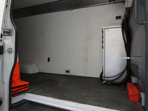 Used 2019 Freightliner Sprinter 170 Cargo RWD image 18