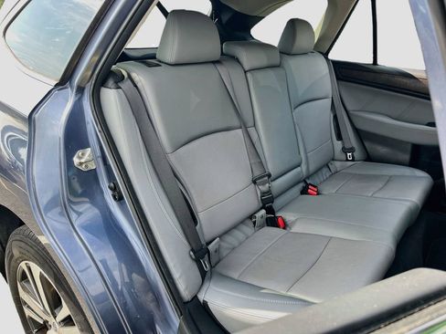 Used 2018 Subaru Outback 2.5i Limited AWD/4WD image 28
