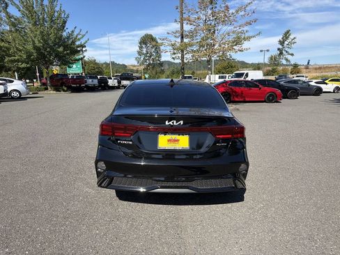Used 2024 Kia Forte GT-Line w/ GT-Line Premium Package FWD image 8